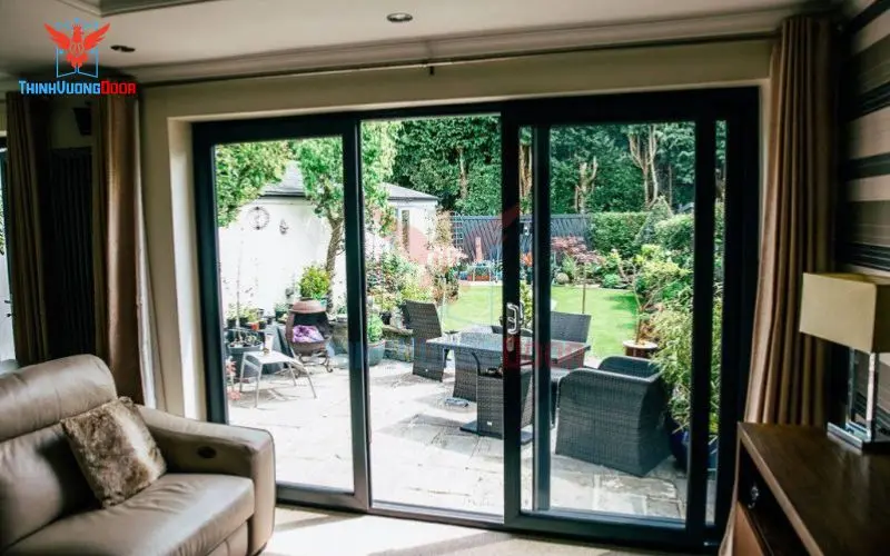 so sánh cửa nhựa abs và cửa nhựa lõi thép uPVC