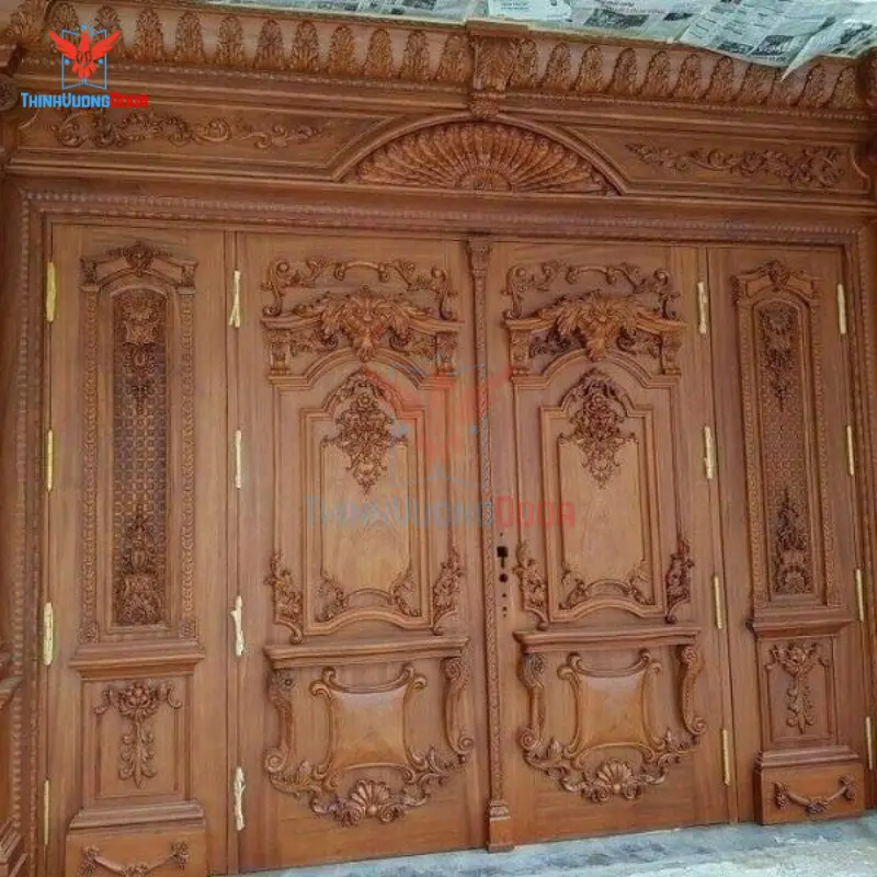 Cửa gỗ tân cổ điển