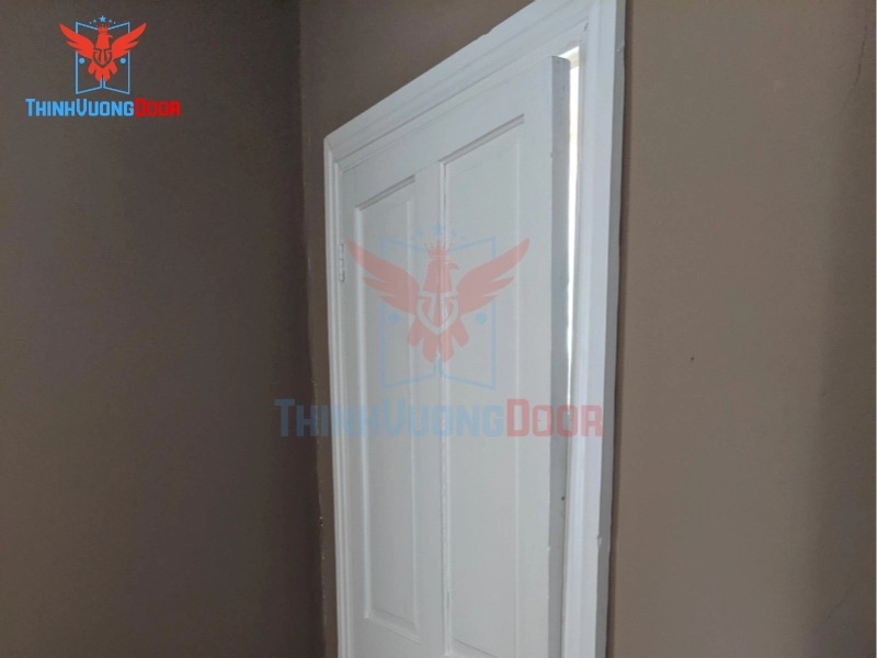 Dấu hiệu nhận biết cửa gỗ bị cong vênh, co ngót