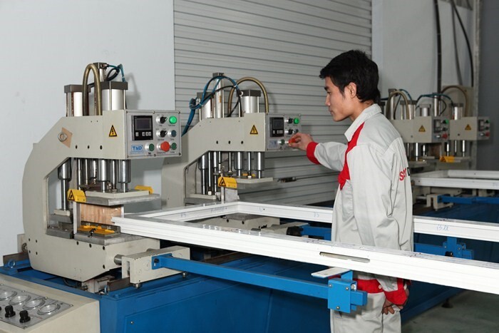 Quy trình sản xuất cửa nhựa lõi thép